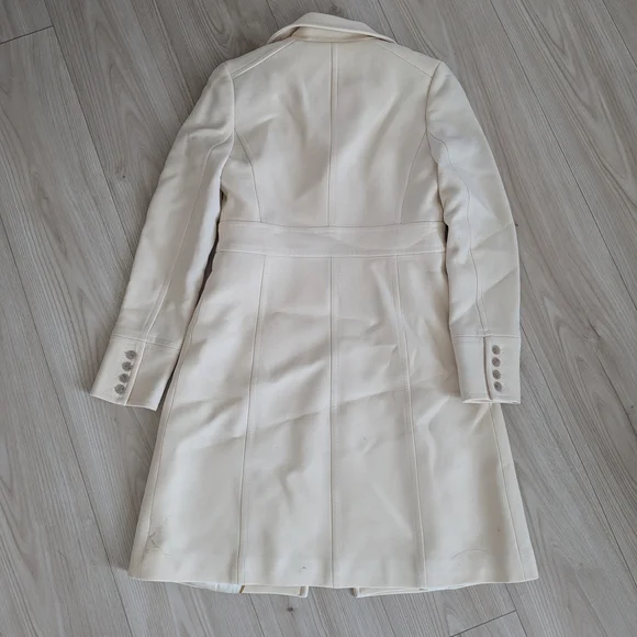 J Crew White Trench Coat with Tailored Fit and Minimalist Design - Picture 4 of 7